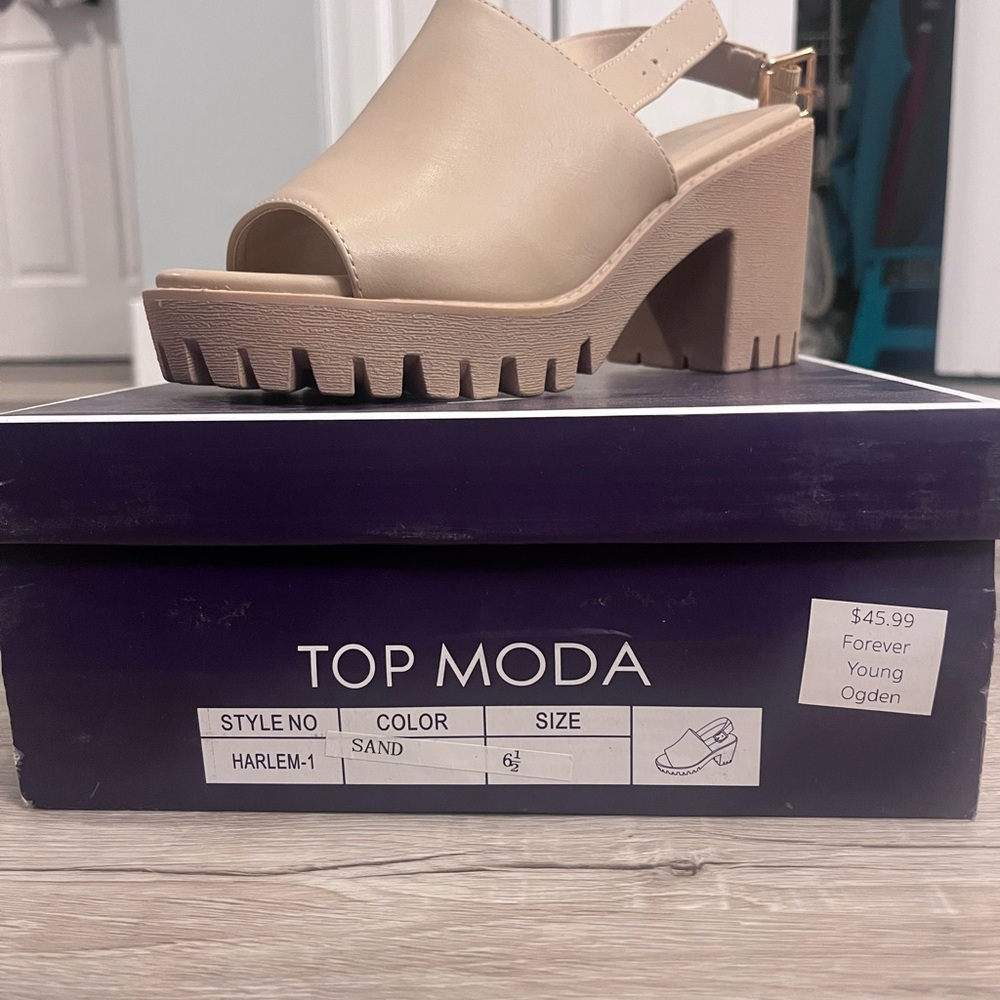 TOP Moda Tan Mules & Clogs with Chunky Heel